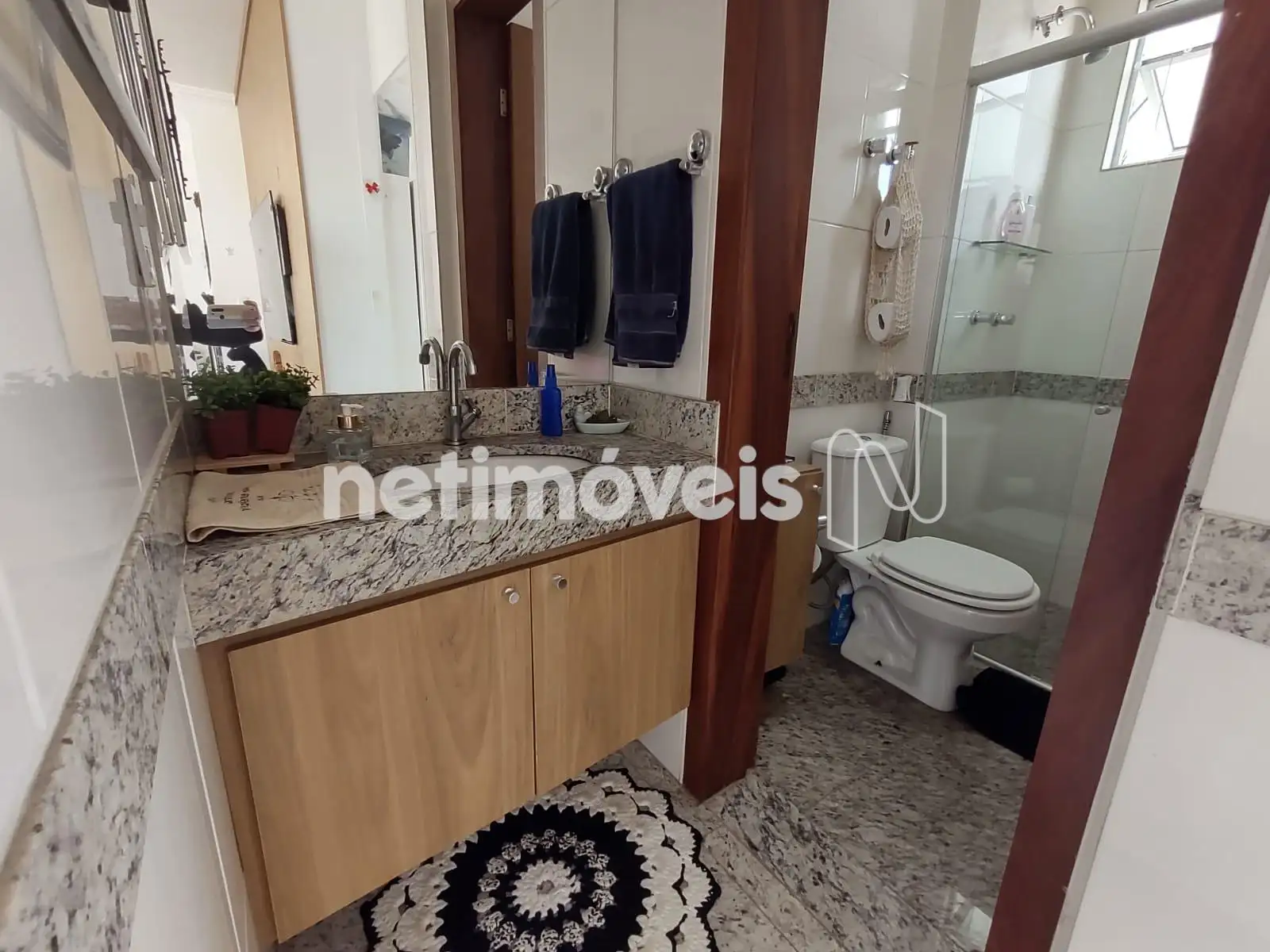Banheiro com lavabo