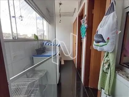 Lavanderia com DCE e porta social 