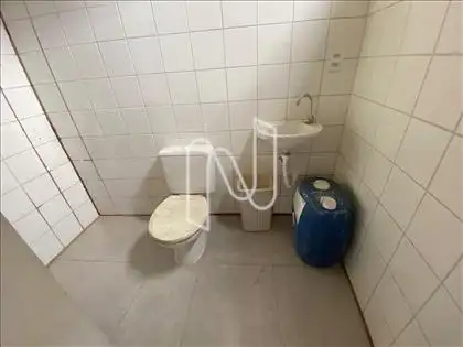 Banheiro do cômodo anexo fundos