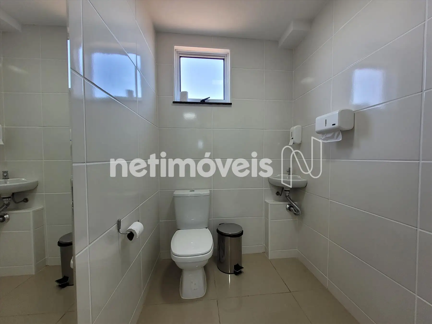 Salão de festas / banheiros - P