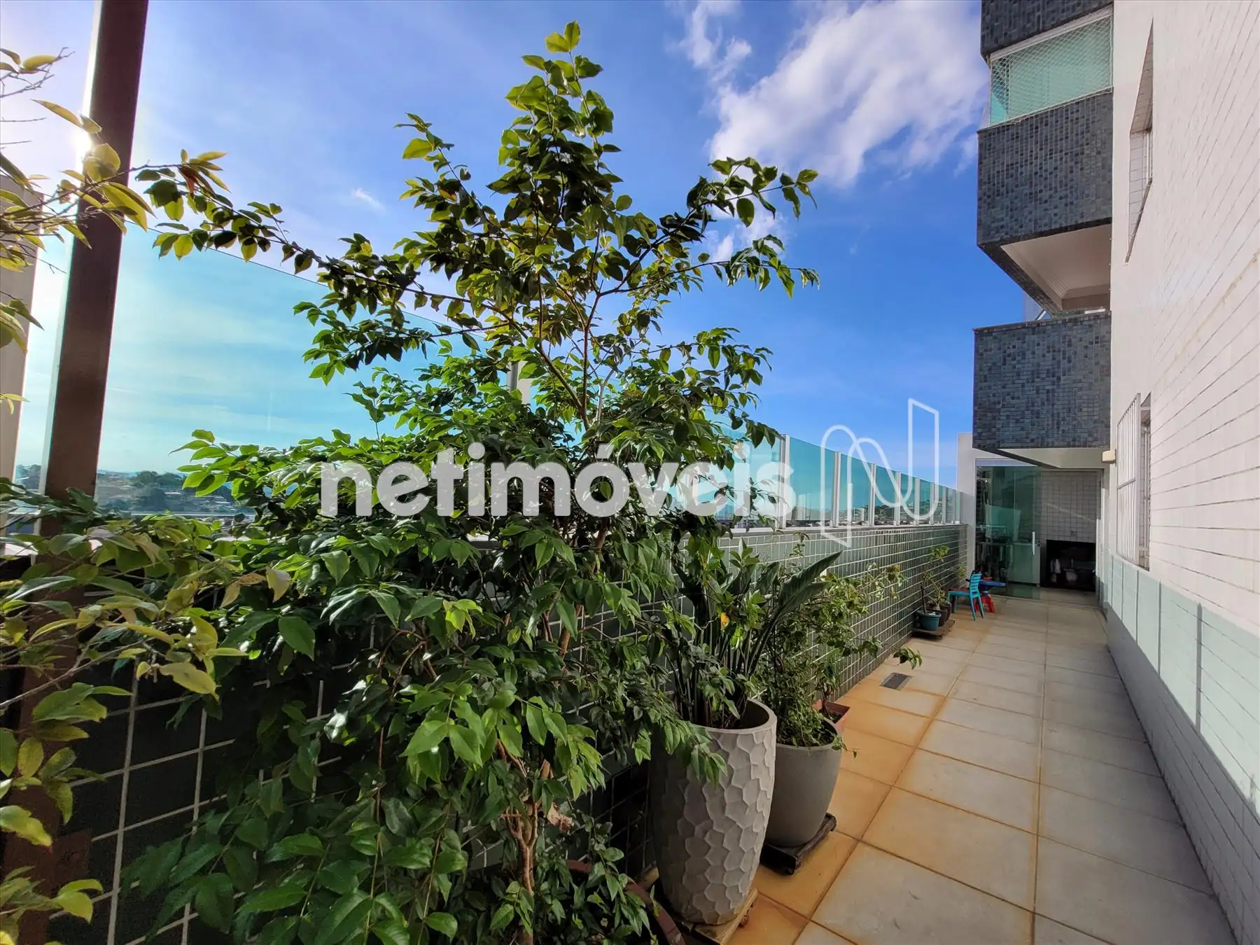 Área privativa parcialmente coberta - G