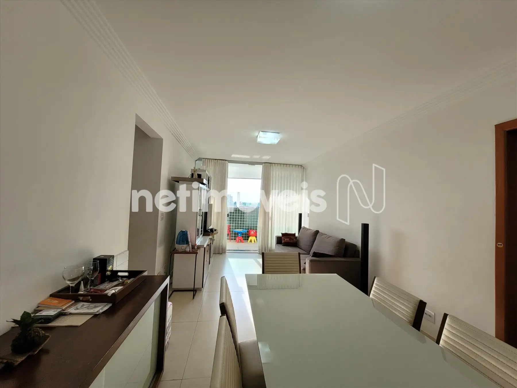 Ampla sala para 2 ambientes - B