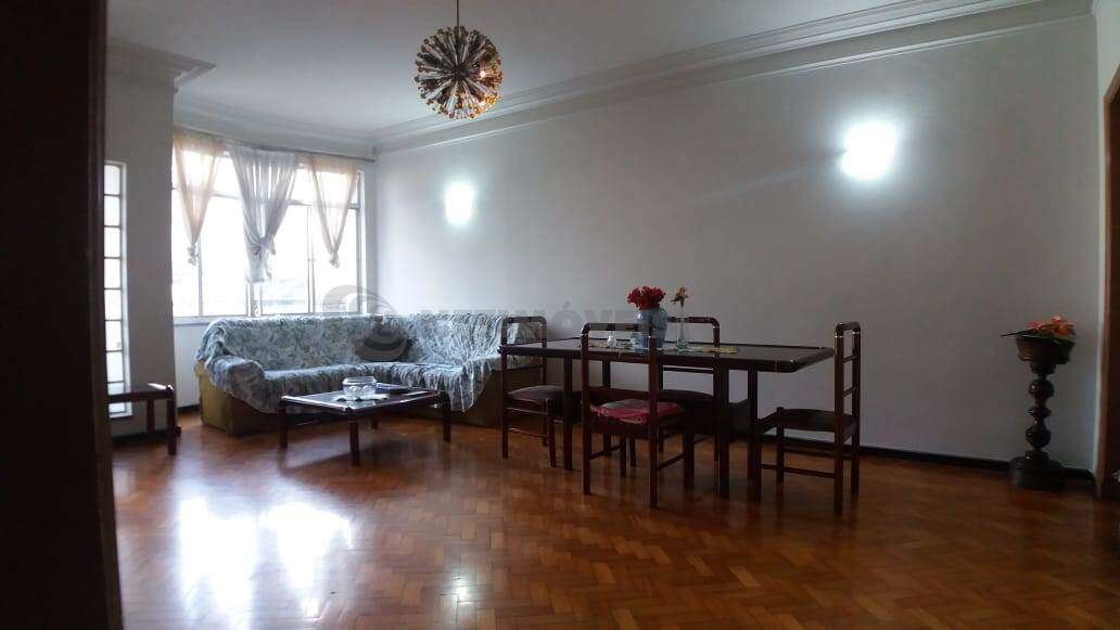 Sala para 2 ambientes + varanda