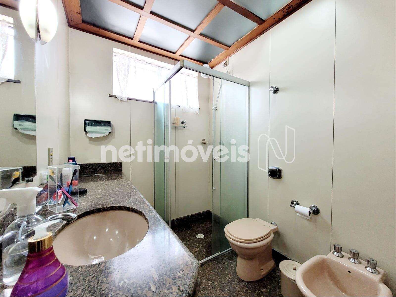 1° Piso: Suíte - E