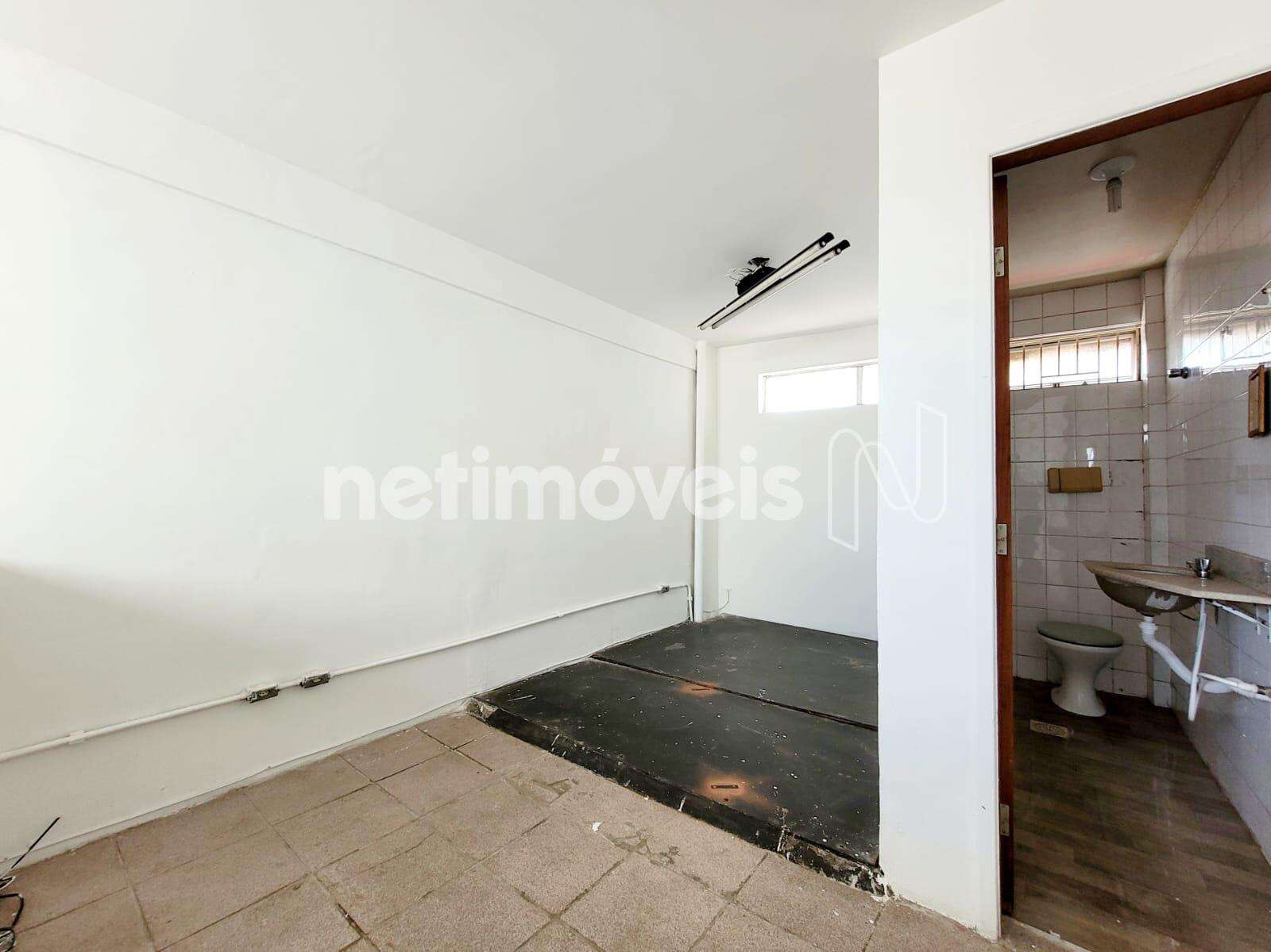 Mezanino: sala + banheiro - B