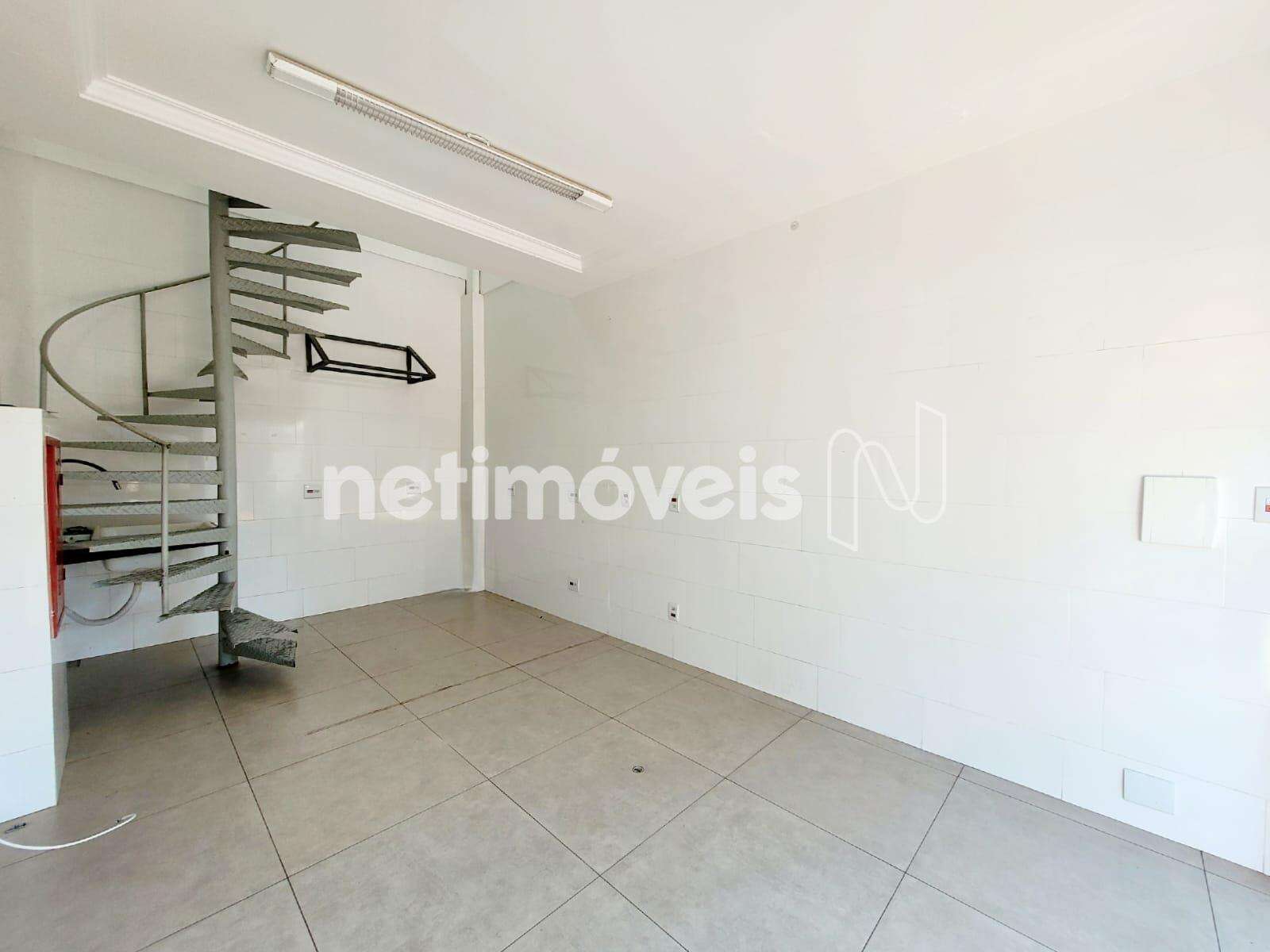 Térreo: Loja no nível da rua - B