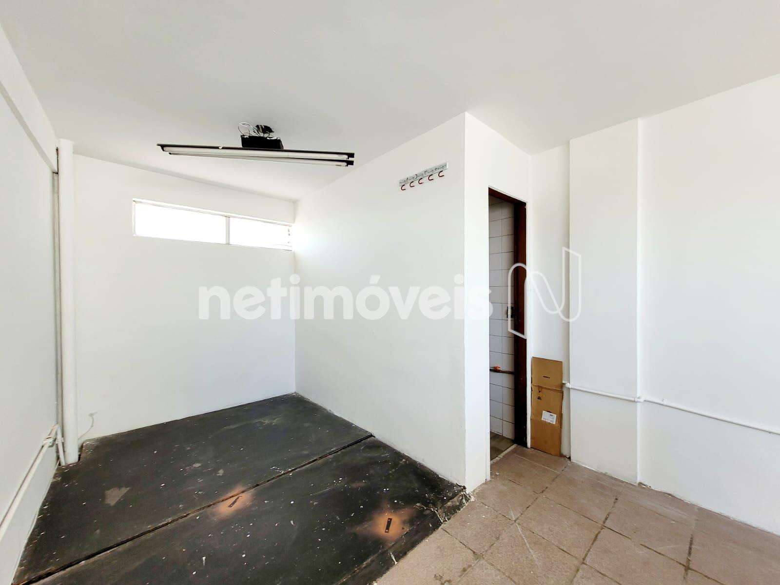 Mezanino: sala + banheiro - C