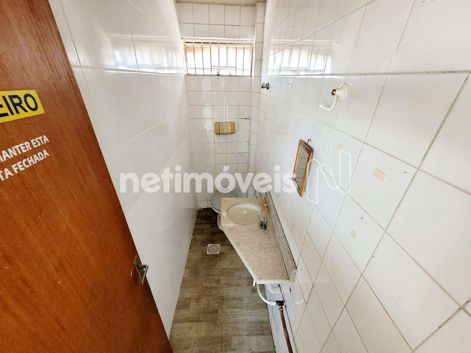 Mezanino: banheiro da sala - B