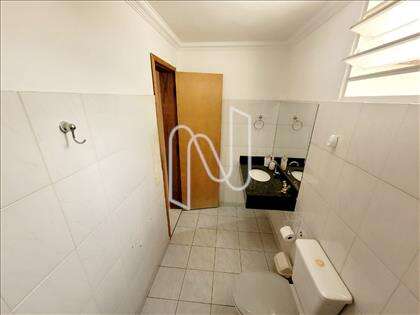 2o. Andar: banheiro social - C
