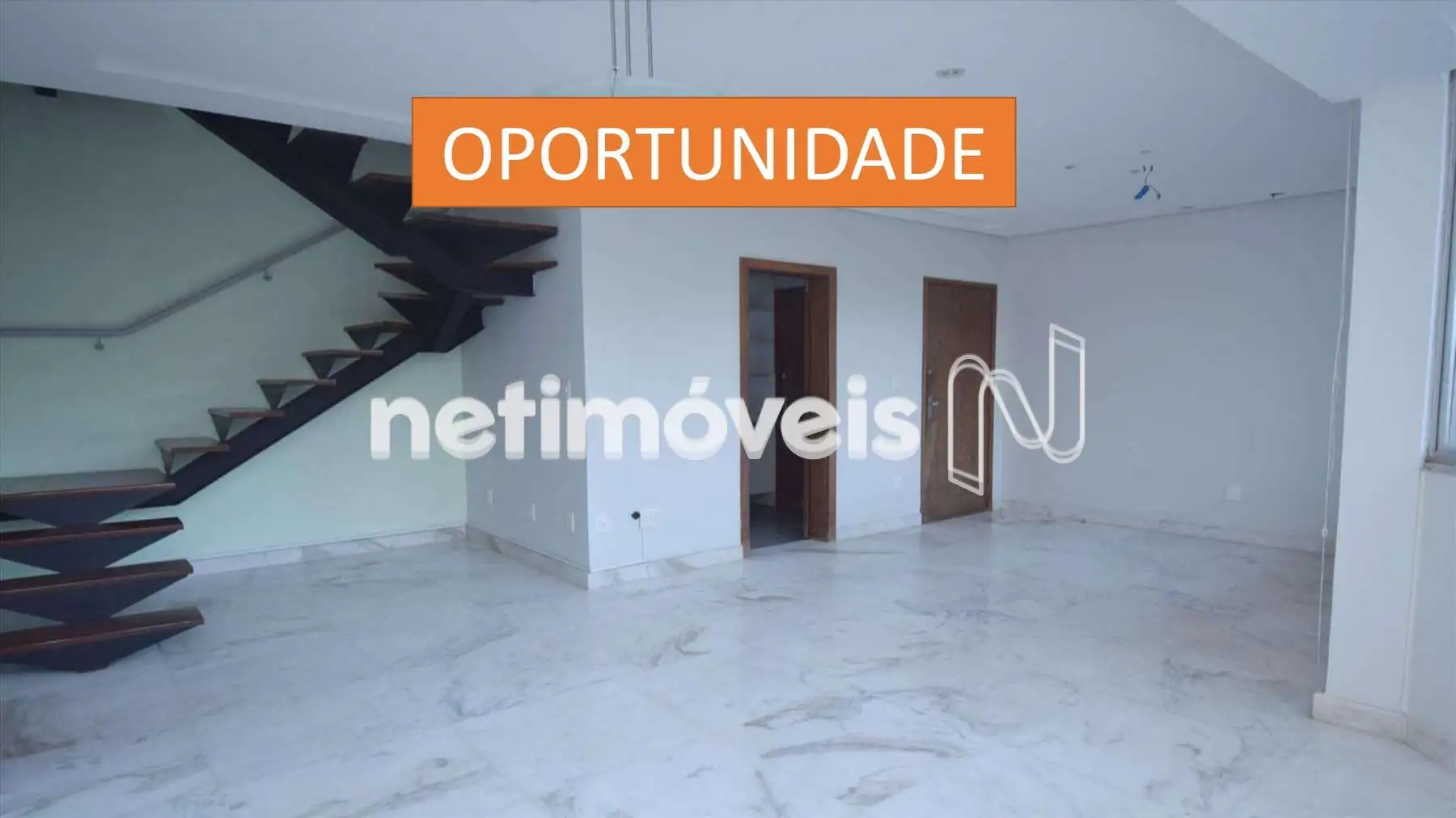  Sala para 02 ambientes com piso em mármore