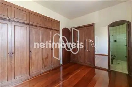 Quarto 04 com armário e suite 