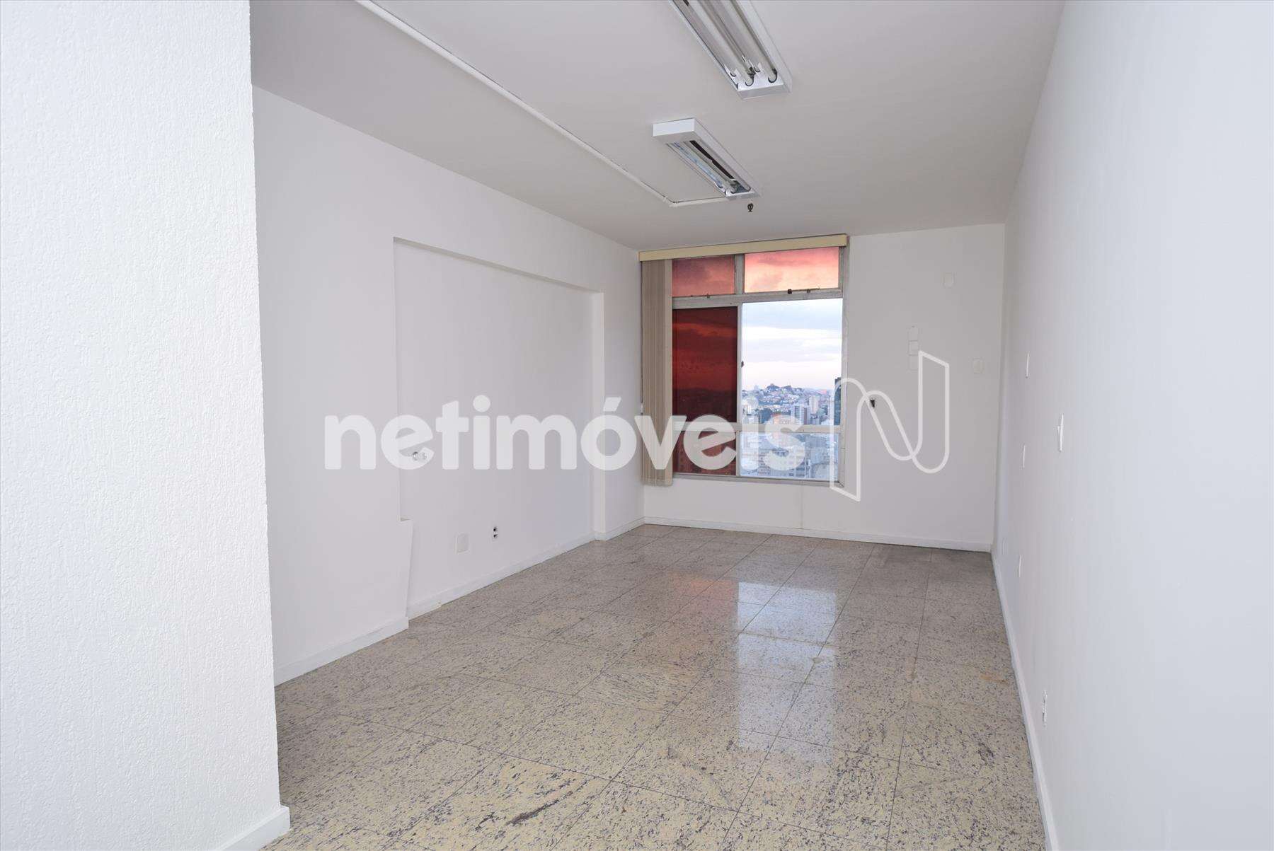Sala com piso em granito