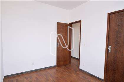 Quarto 01 com armário e suíte