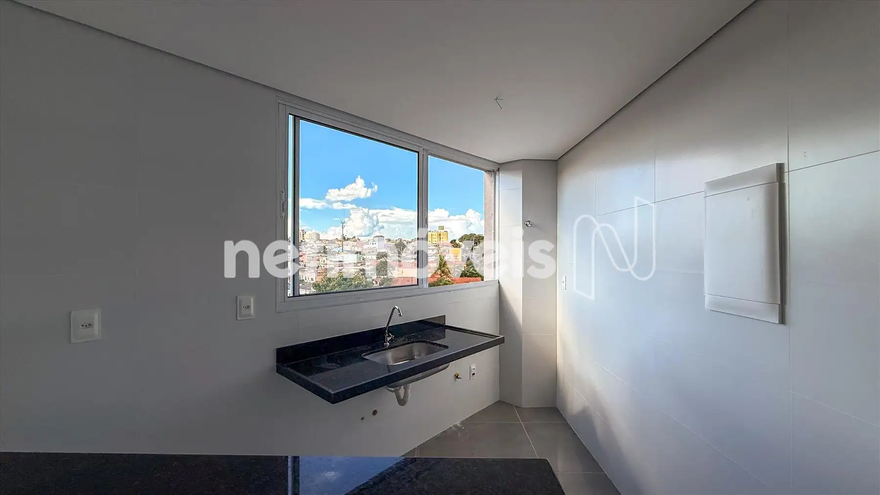 Cozinha americana e área de serviço