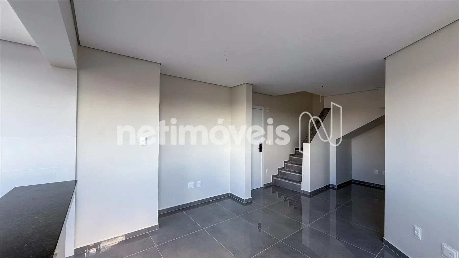 Sala e acesso a cobertura