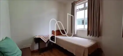 Quarto 02 com armário 