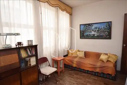 Quarto 03 com armário