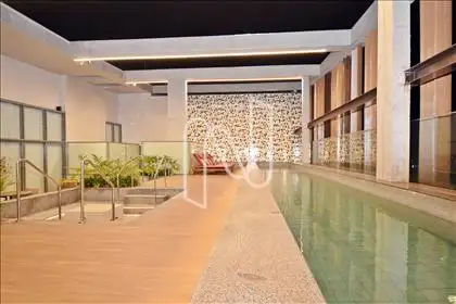 Piscina com raia aquecida