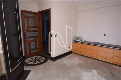 Sala 02 com armário