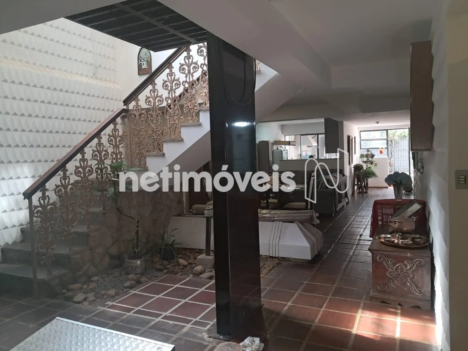 Entrada ao 1° pavimento