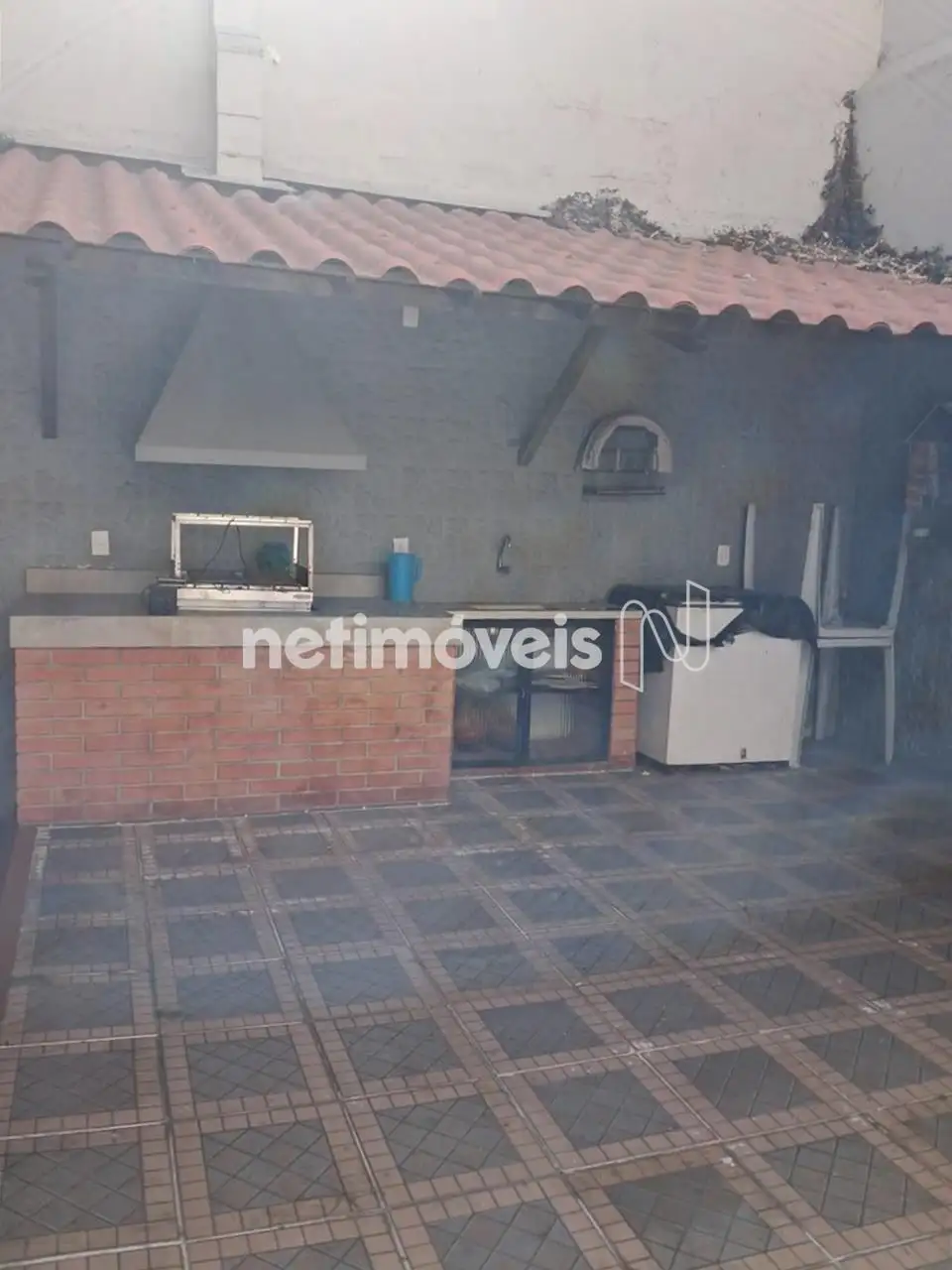 Área externa com churrasqueira