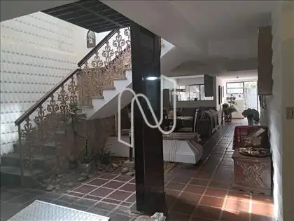 Entrada ao 1° pavimento 