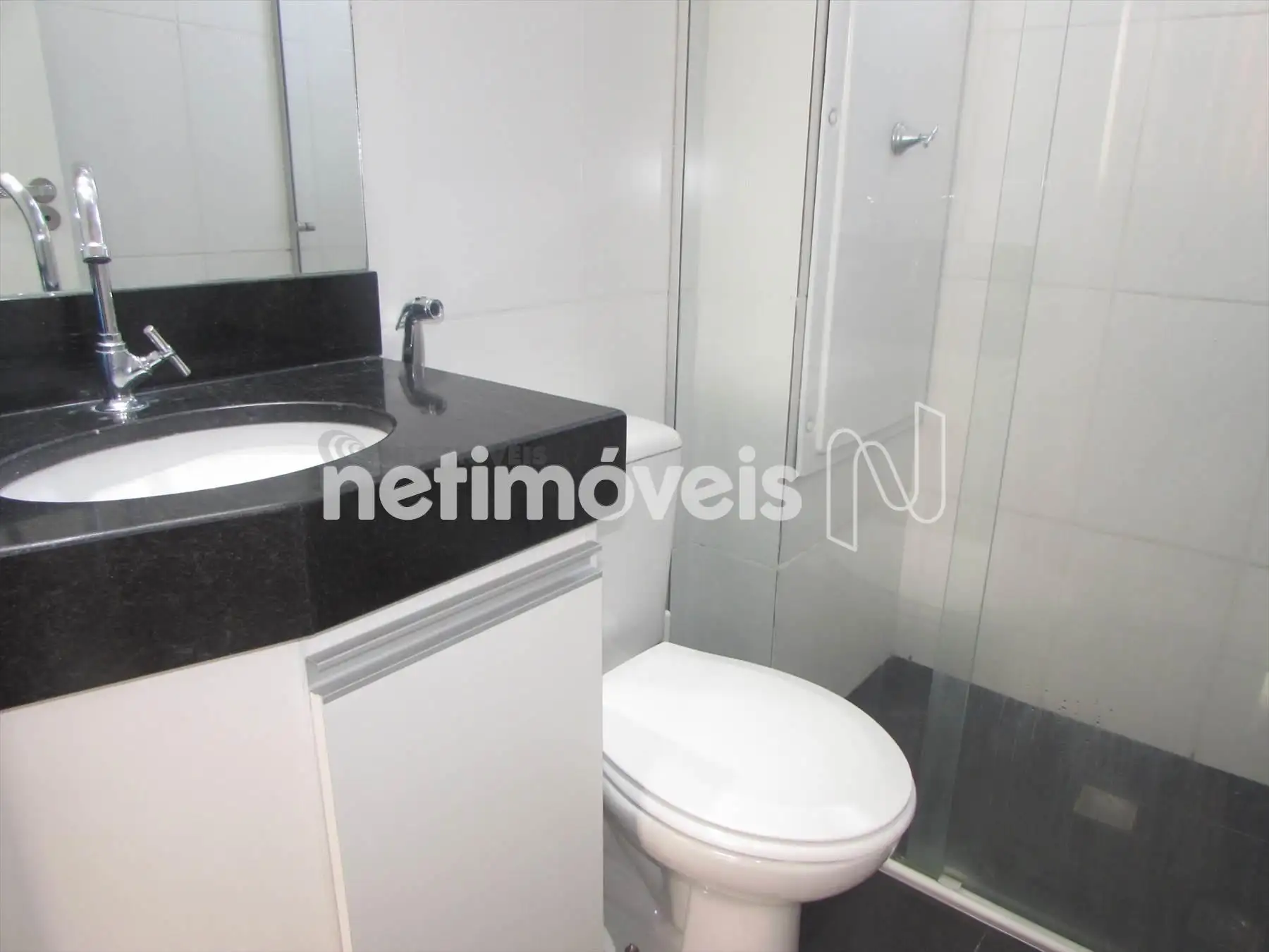 Banheiro social com box