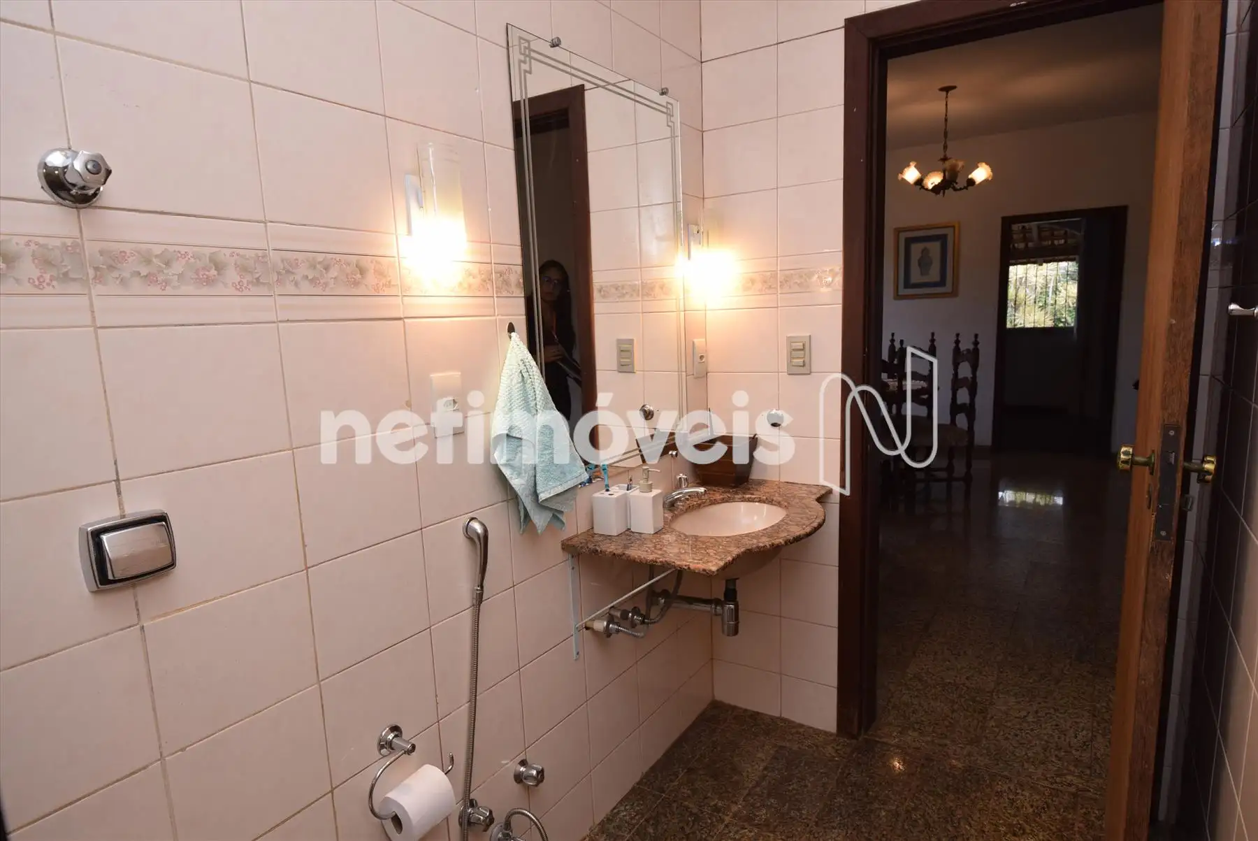 Banheiro social com box blindex