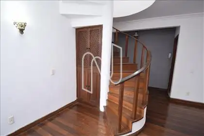 Acesso ao 2º pavimento 