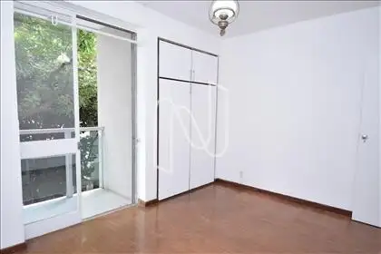  Quarto 03 com armário e varanda 
