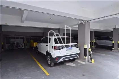 02 vagas de garagem cobertas e em linha 