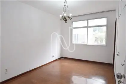 Quarto 04 com armário 
