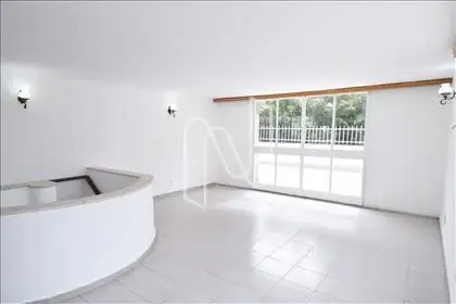 2º pavimento: Ampla sala 