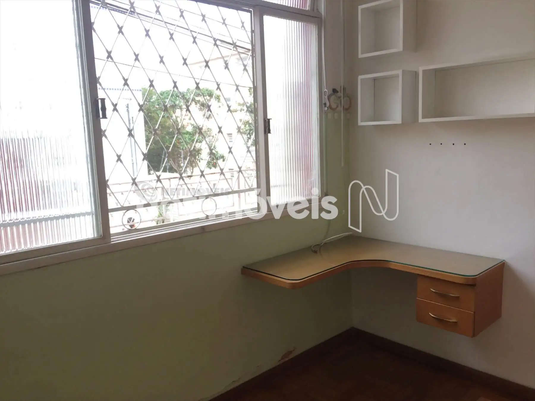  Quarto 02 com armário  