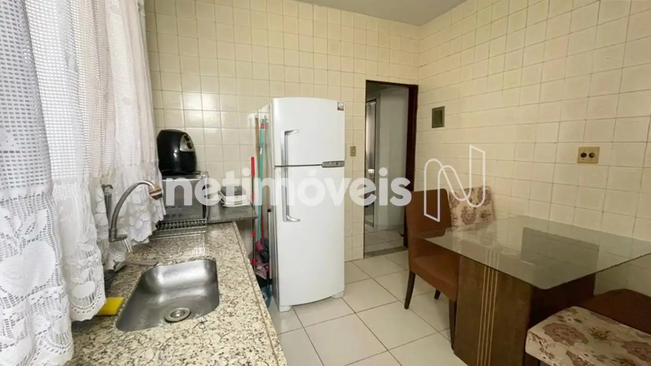 Cozinha com armário