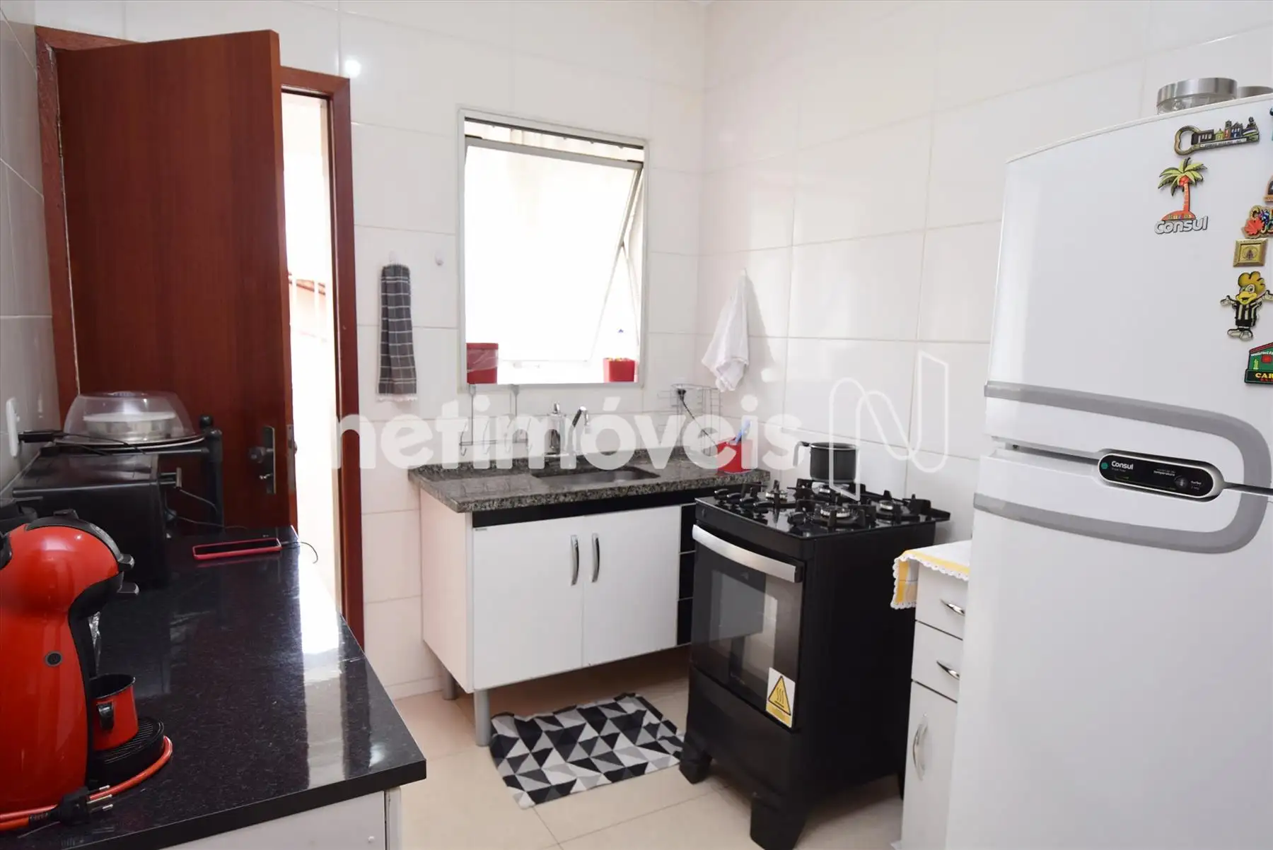 Cozinhacom armários sob a bancada