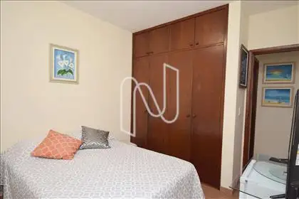 Quarto 02 com armário 
