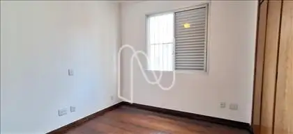 Quarto 04 com armário 