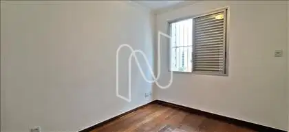 Quarto 03 com armário 