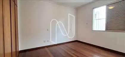 Quarto 01 c/ grande armário e suíte 