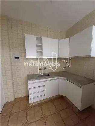 Cozinha com armário 