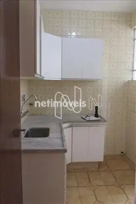 Cozinha com armário 