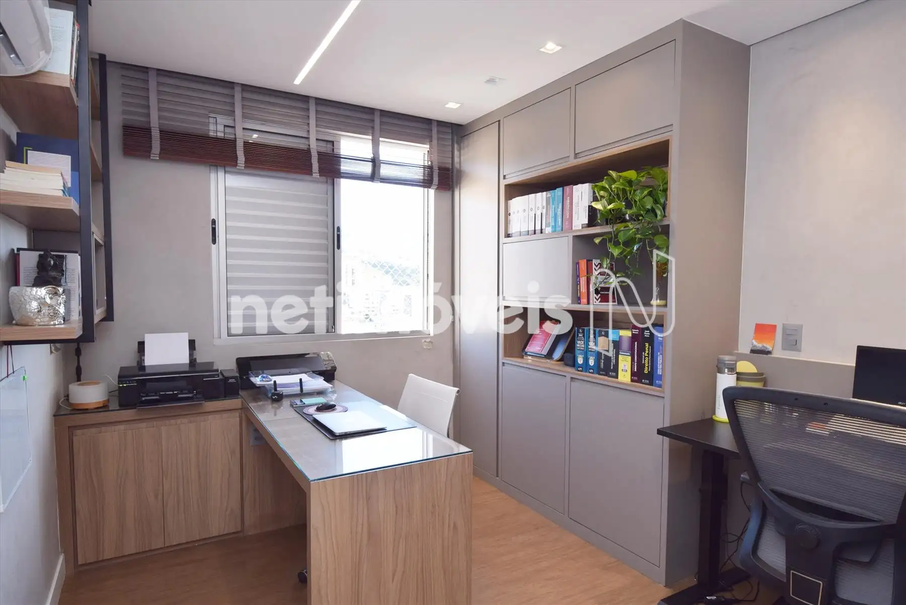 Quarto 02 (escritório)