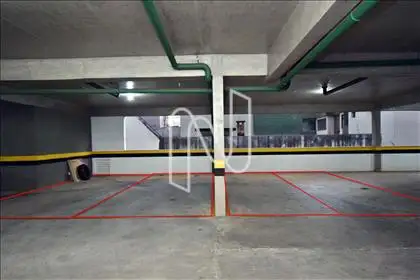 04 vagas de garagem paralelas