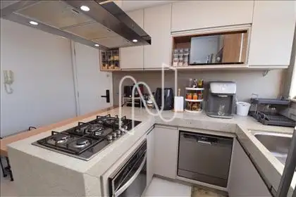 Cozinha com armários planejados
