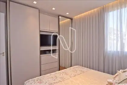 Quarto 01 com suíte e armário
