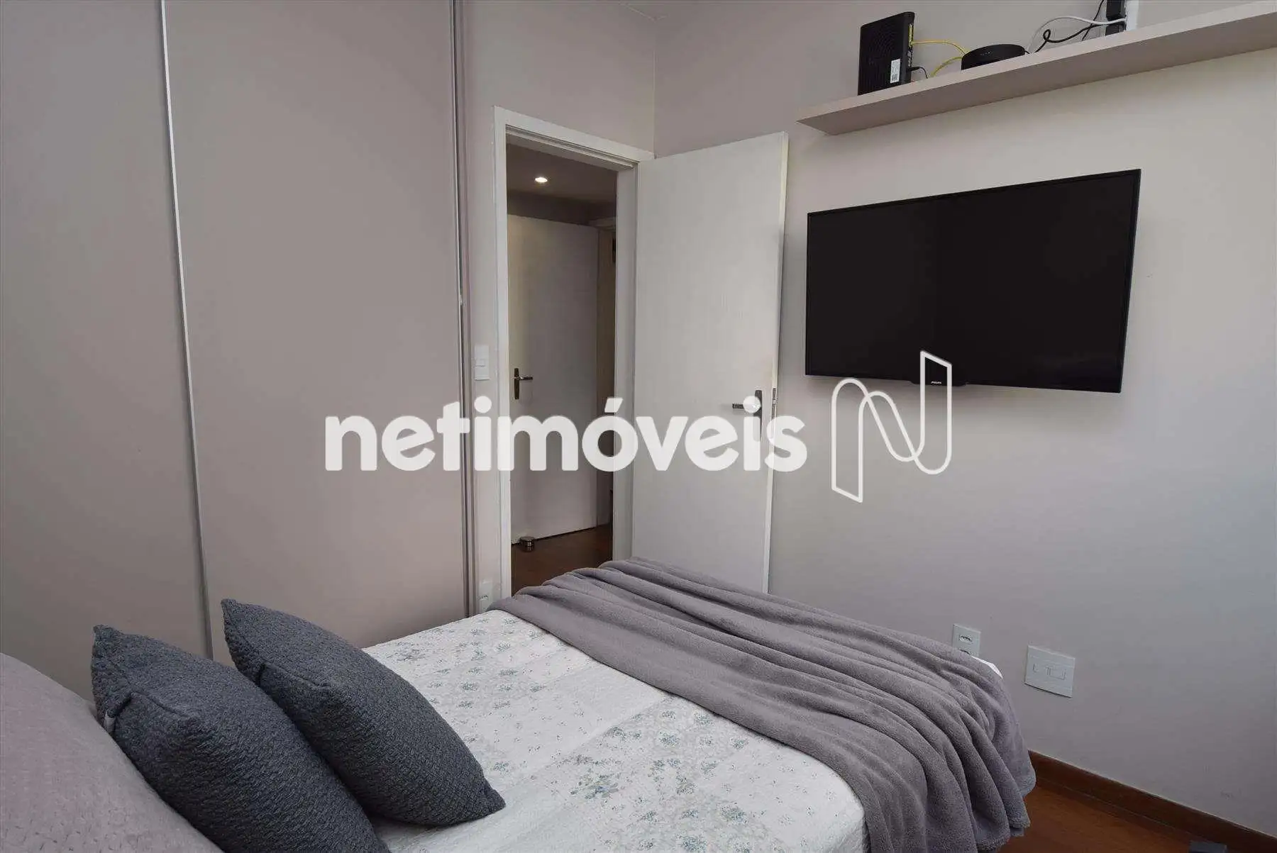 Quarto 01 com armárioe suíte