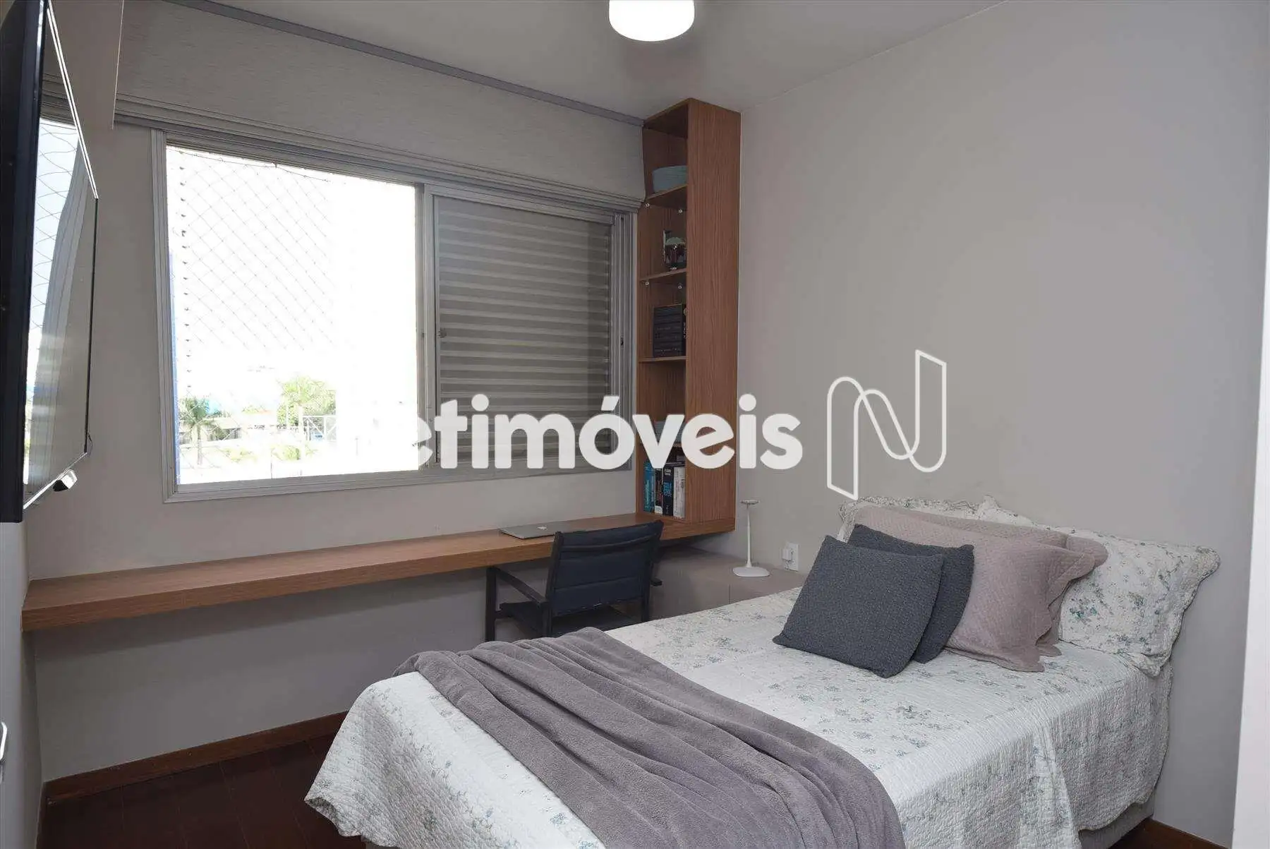 Quarto 01 com armário e suíte