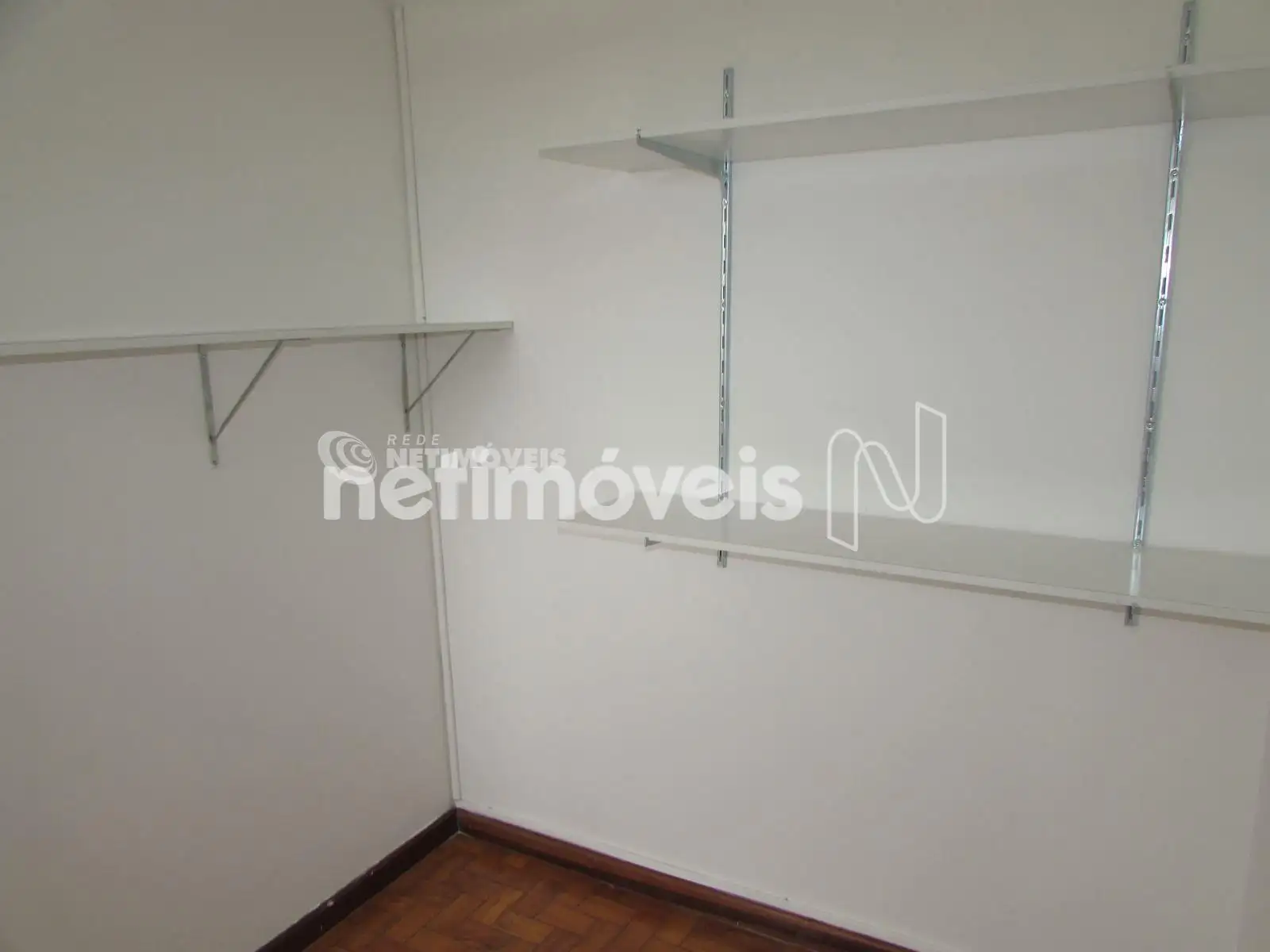 Dependência completa de empregada