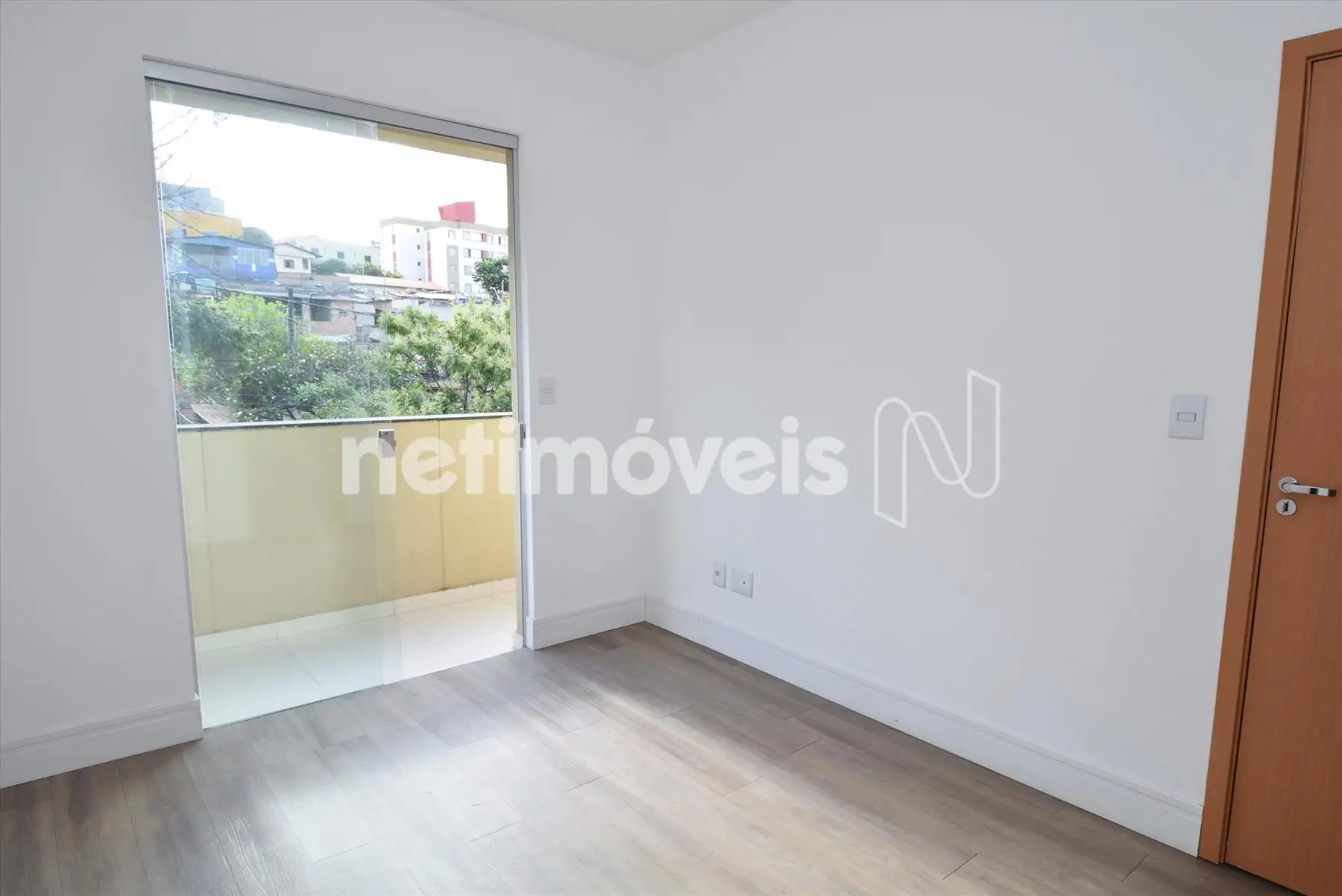 Quarto 01 com suíte e varanda